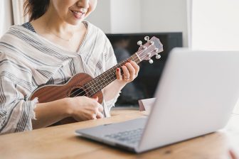 《オーバー60初心者でも》スキルアップや副業、生きがいに！占いやパーソナルカラー診断など12の“…