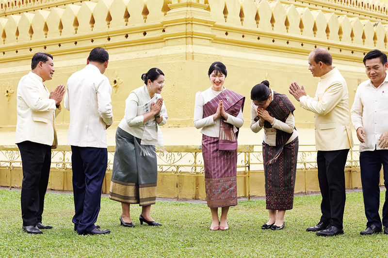 愛子さまと寺院の関係者