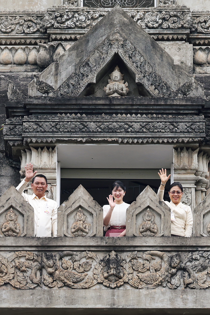 凱旋門からお手振り（撮影／横田紋子）