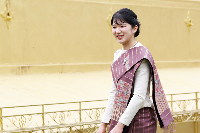 民族衣装に身を包んだ愛子さま