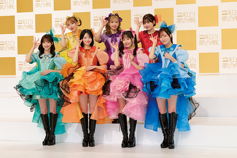 FRUITS ZIPPER　下段左から櫻井優衣（25才）、鎮西寿々歌（26才）、松本かれん（23才）、真中まな（26才）、上段左から早瀬ノエル（21才）、仲川瑠夏（28才）、月足天音（26才）（写真／平野哲郎）