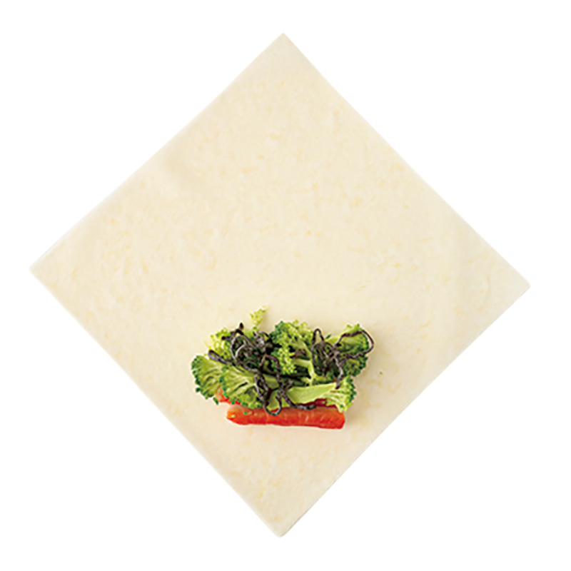 「かにかまぼこ×ブロッコリー×塩昆布の春巻き」の具材