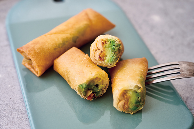 「切り干し大根×パクチー×梅干しの春巻き」