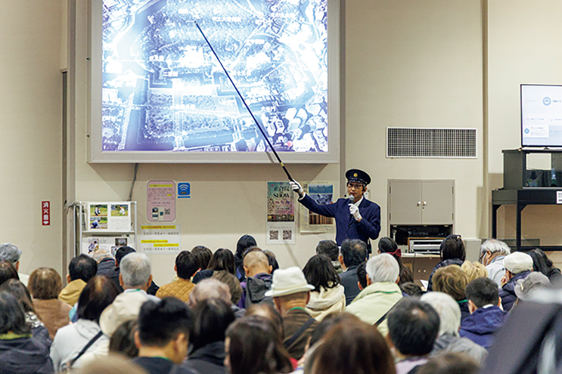 ビデオを見る人々