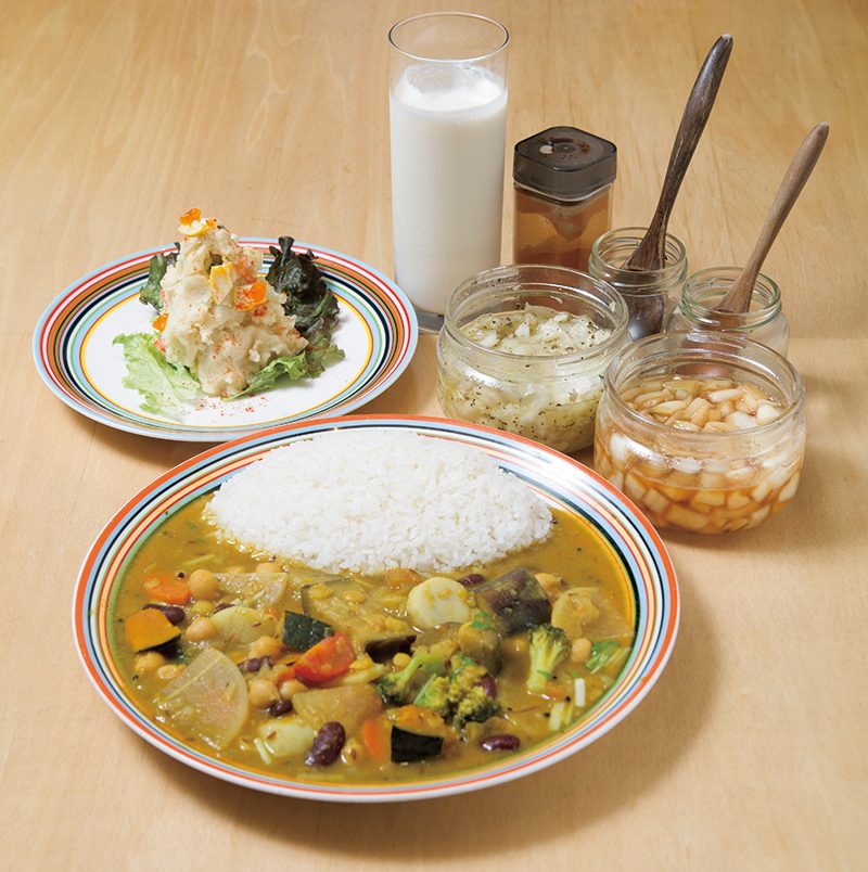 豆と野菜のカレー（1030円）