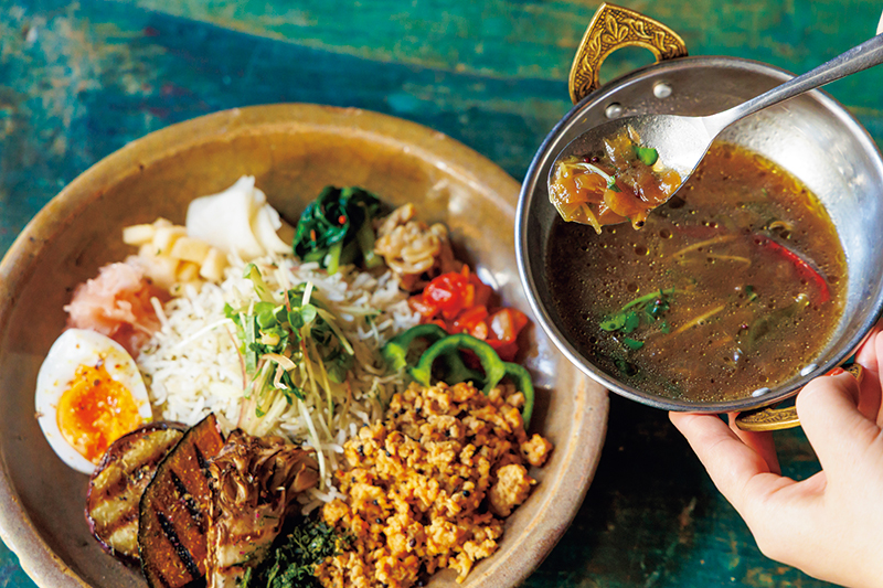 京風スパイス朝定食 カレーリーフ香る魚介出汁カレー（1380円）