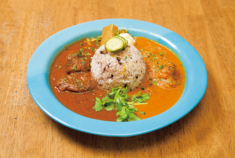 2種類を選ぶあいがけカレー（1300円）