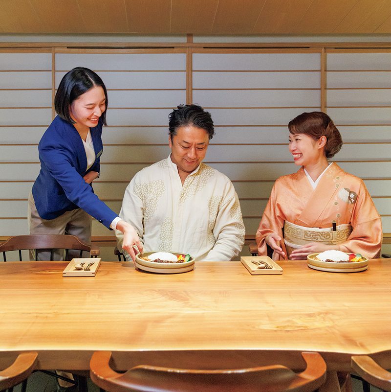 「雅な味に癒されますね」（千葉さん）