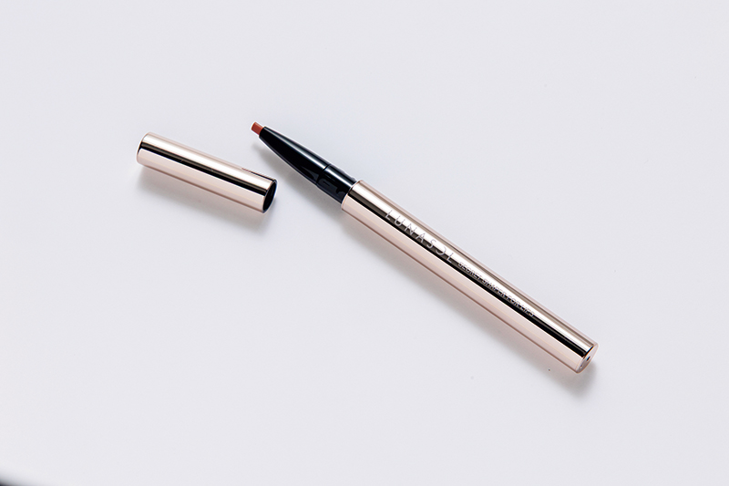 ルナソル シークレットシェイパーフォーリップス01 ベアベージュ 3850円（セット価格）／カネボウ化粧品