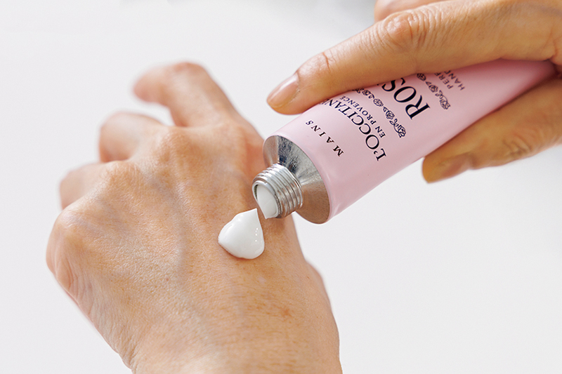 ローズ パフュームド ハンドクリーム 75ml 3300円／ロクシタンジャポン