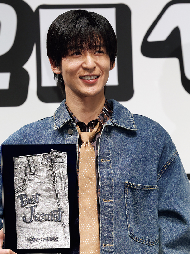 ベストジーニストを2年連続受賞したSnow Man・目黒蓮（撮影／平野哲郎）