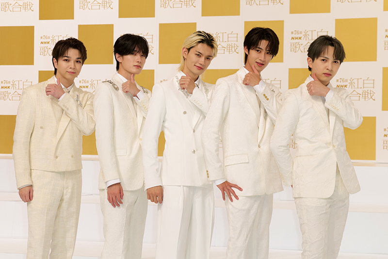 M!LK　写真左から塩﨑太智（25才）、山中柔太朗（23才）、佐野勇斗（27才）、曽野舜太（23才）、吉田仁人（25才）（写真／平野哲郎）