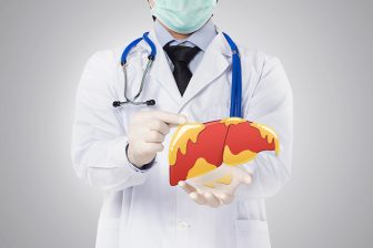 《1日10分でぽっこりお腹解消も》脂肪肝リスクを減らす「へパトサイズ」とは？　考案者の医学部教授が解説