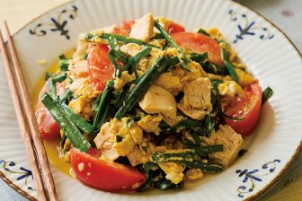 《抗酸化食材を摂って長生きを目指す》「にら玉ツナトマト炒め」や「ぶりと彩り野菜の焼き浸し」…