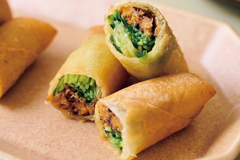 「いわしかば焼き缶×長ねぎ×豆苗の春巻き」