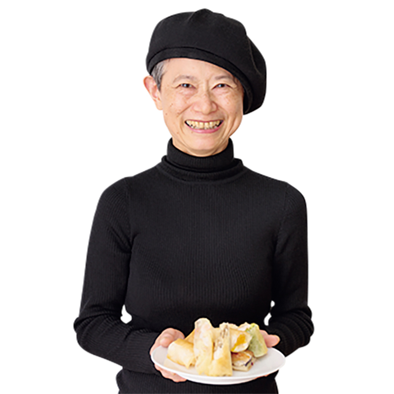 黒い服を着た女性