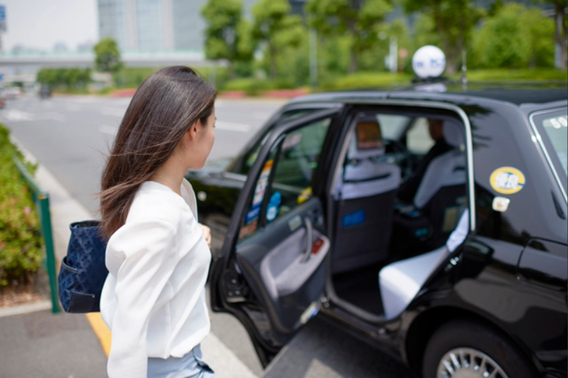 アプリの利用者が増え、タクシーがつかまりにくくなった（写真／イメージマート）