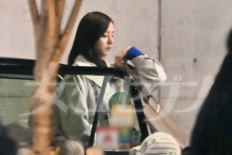 中島とは何度か共演している（2025年12月）