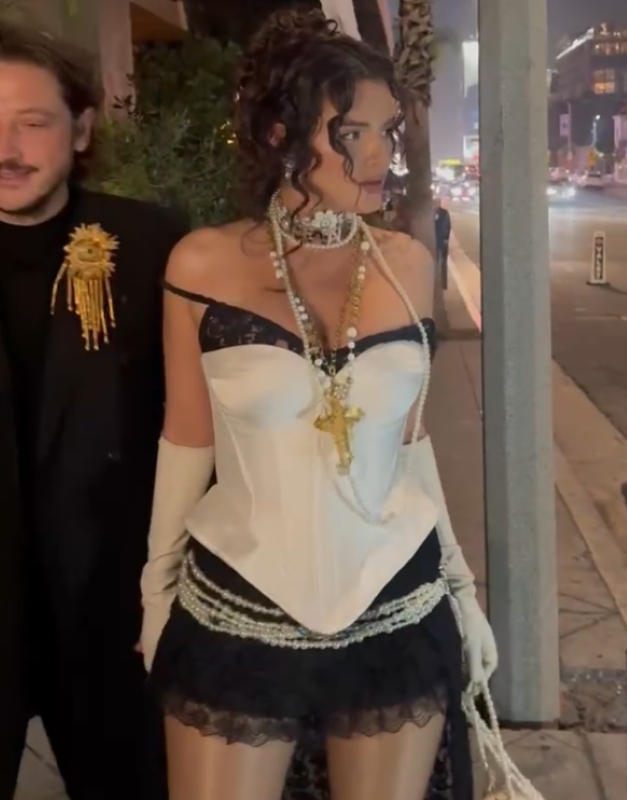 自身の誕生日にしたコスプレ姿