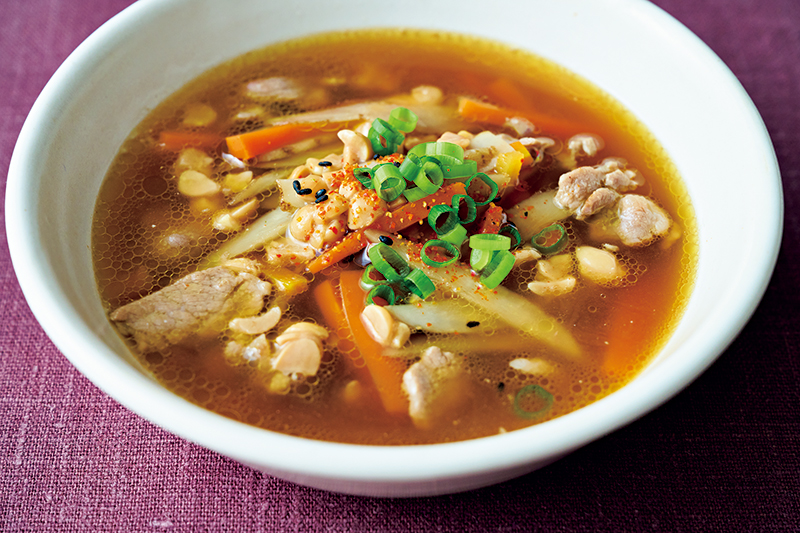 「豚肉と根菜、ひきわり納豆の和風スープ」