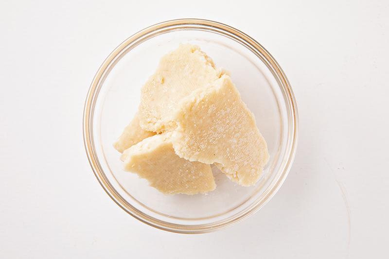 酒粕の不溶性食物繊維と難消化性たんぱく質が腸活に◎