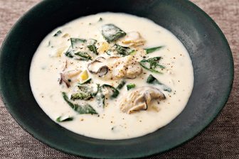 《酒粕を使った腸活スープレシピ3つ》トマトとツナ、かきや人気の台湾風も！免疫力アップで体の内…