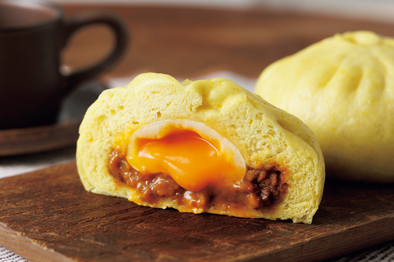 「招福コーチンカレーまん」6個3350円/名古屋肉まん本舗