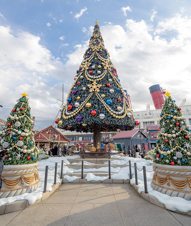 巨大ツリーと豊かな音楽で街全体が祝祭モードに