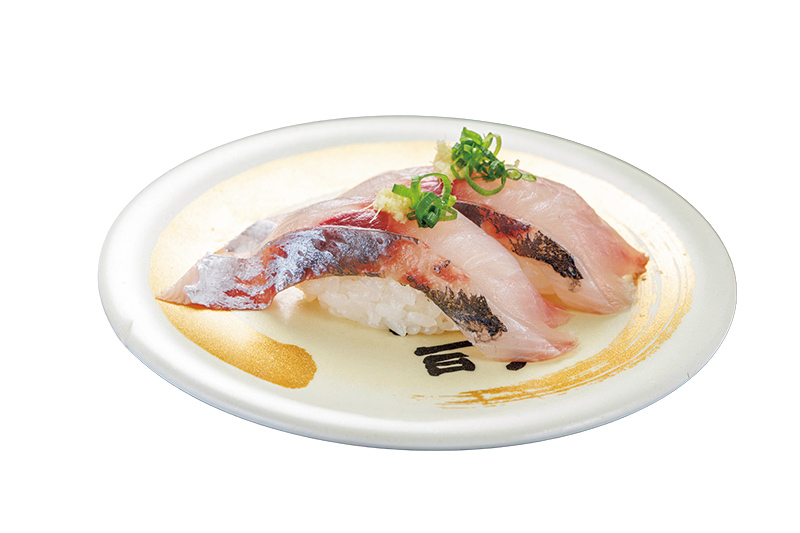 相模湾沿岸で獲れる天然地あじは生姜や浅つきと合わせると、脂の甘みと爽やかさが際立つ。天然地あじ（385円）（撮影／玉井幹郎）