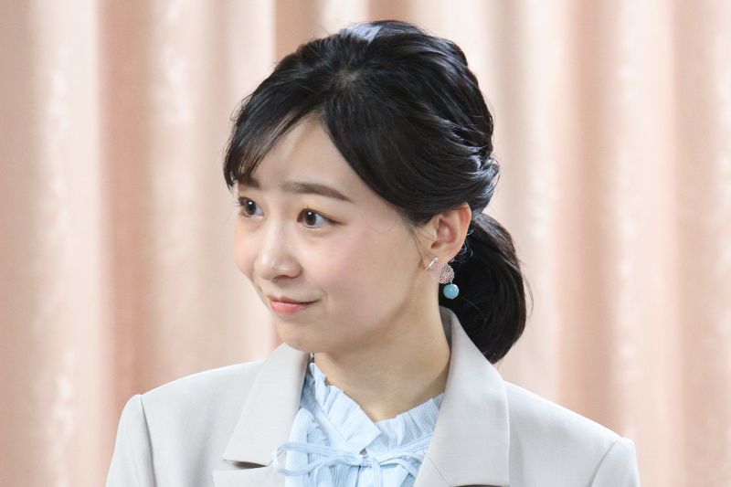 いまでも品薄状態が続いている輪島塗のイヤリング。（2025年4月、写真／JMPA）