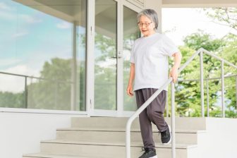 《医師が答える人工股関節置換術のQ＆A》入院期間や費用、病院選びのコツは？股関節を長持ちさせ…