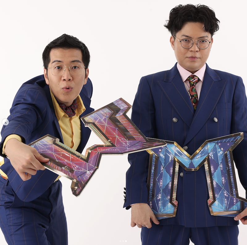 左の楢原は放送作家のおちまさとに似ているという声も（M-1公式Instagramより）