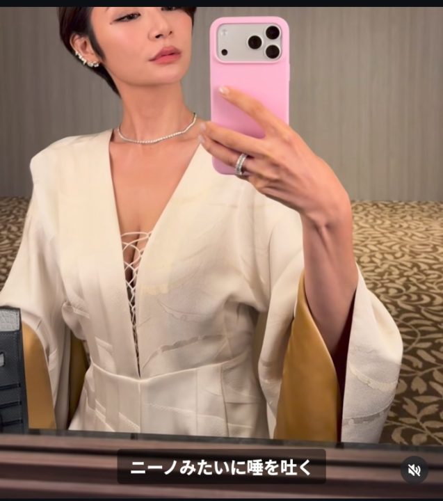 自撮りのセンスも（宮崎のInstagramより）