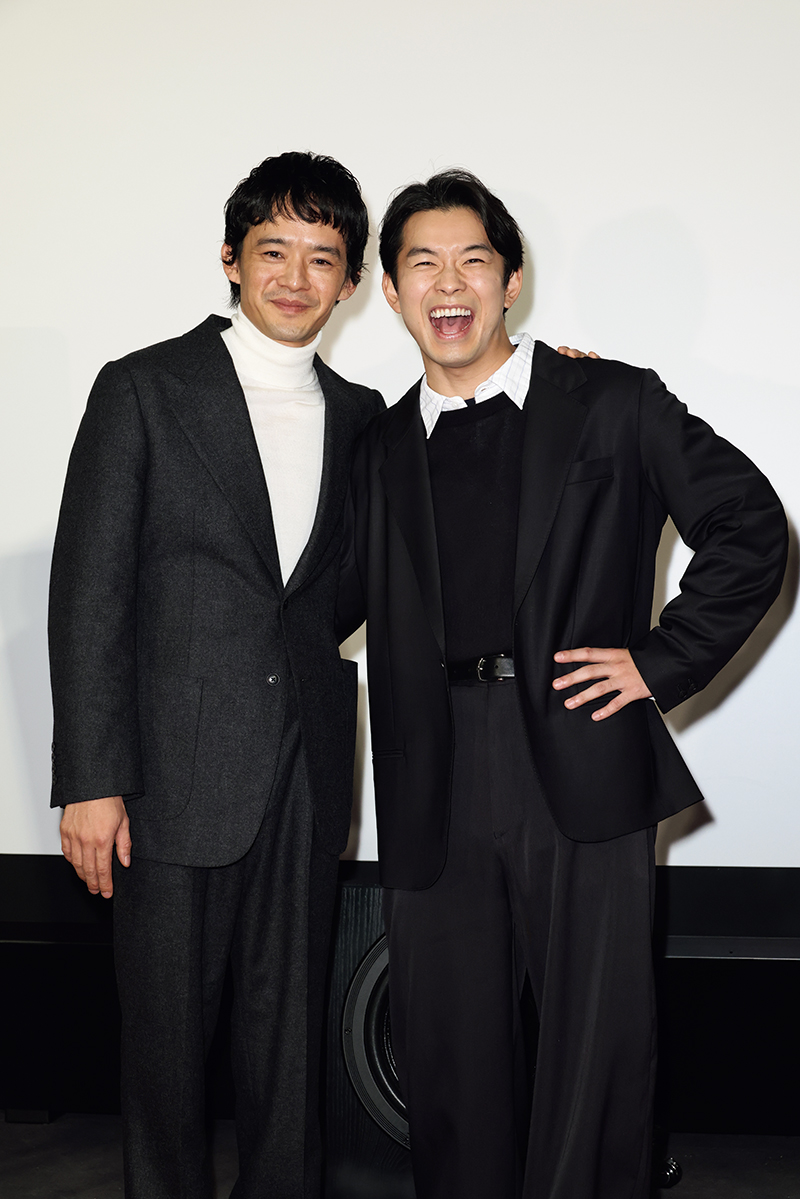 NHK大河ドラマ『豊臣兄弟！』記者会見に登壇した主演の仲野太賀と池松壮亮（撮影／平野哲郎）