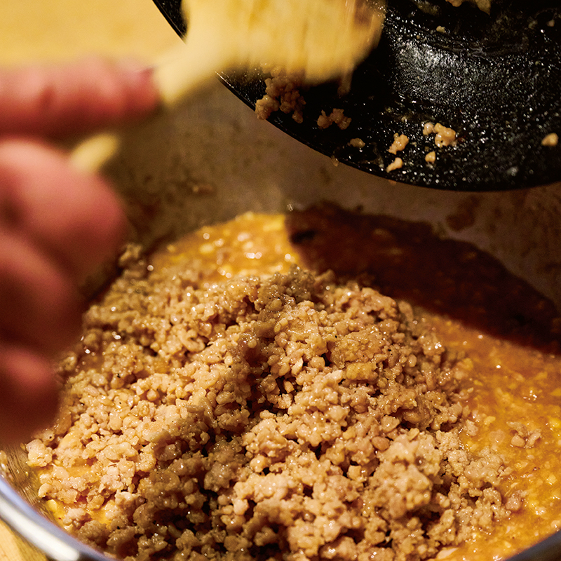 加熱したものと生のものを同量ずつ混ぜて加熱すると、焼き縮みしない