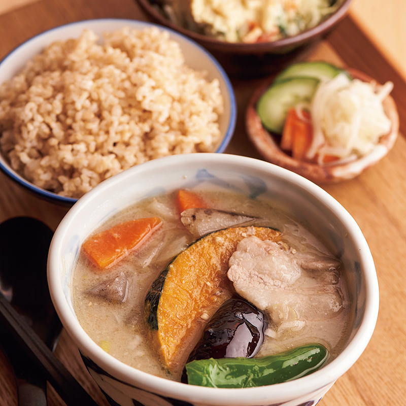 「とん汁定食」