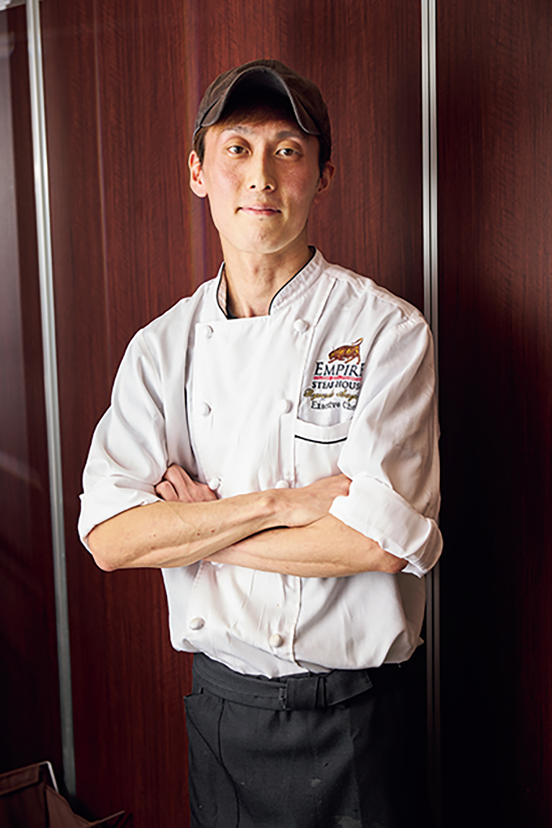 「エンパイア ステーキハウス 六本木」のシェフ・杉浦崚介さん（撮影／鈴木泰介）