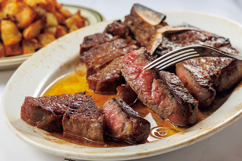 USDAプライム ポーターハウスステーキ（2名用／3万500円）（撮影／玉井幹郎）