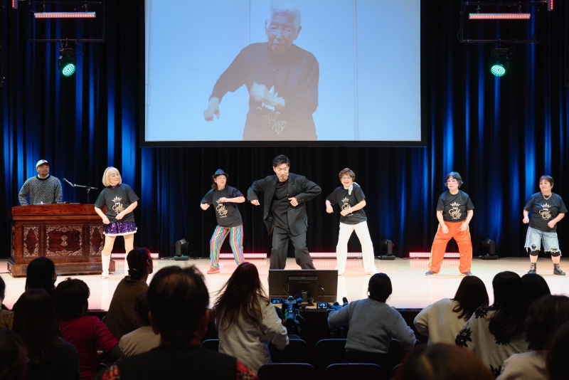 シニア世代とは思えない身のこなし