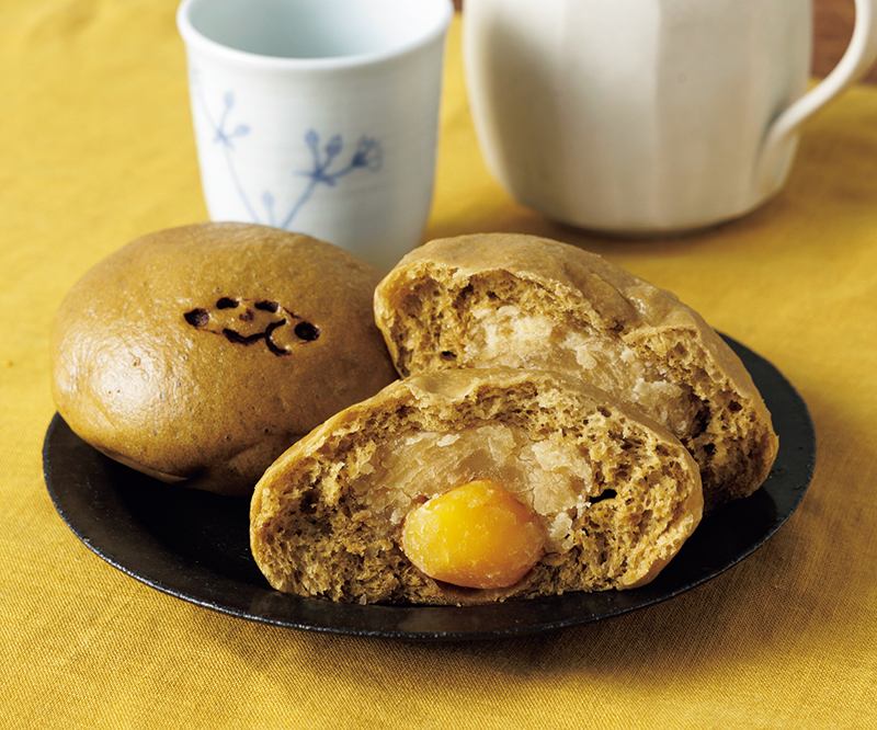 「加賀ほうじ茶の栗きんまん」3個900円/錢福屋