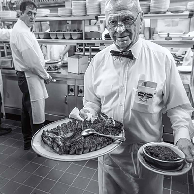 「Tボーンステーキ」もピーター発（写真提供／ピーター・ルーガー・ステーキハウス）