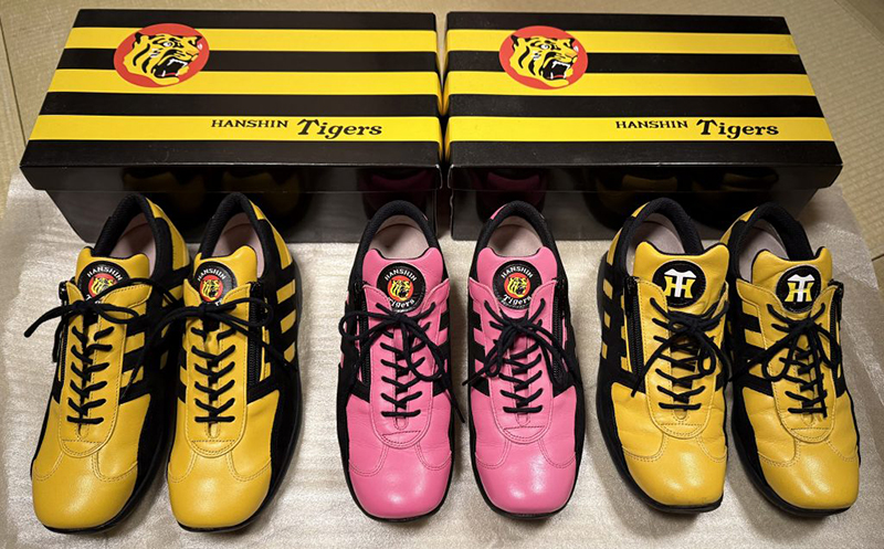 最近は阪神タイガース推しに。阪神カラーのスニーカーは3足ゲット
