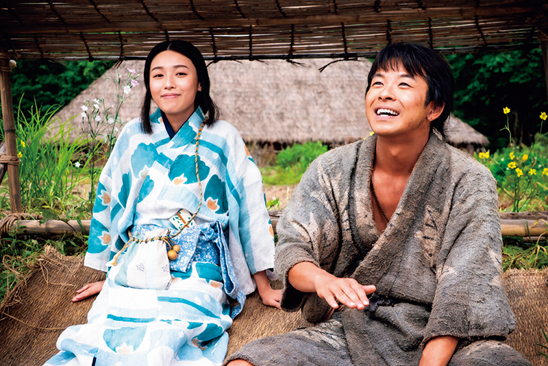 小一郎（豊臣秀長／仲野太賀）と直（小一郎の幼なじみ／白石聖）（写真／NHK提供）