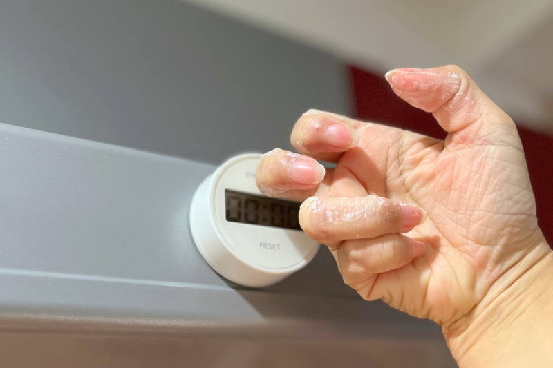 指先が汚れていても、プッシュ面が広いからまごつかずに操作できる！