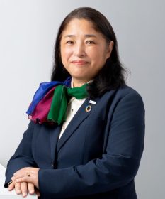 《座右の銘はスヌーピーの言葉》シーラ・杉本宏之会長✕高知銀行・河合祐子頭取「いじめ」も乗り越…