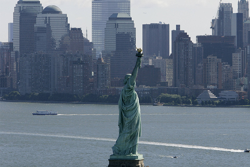 米国ニューヨークで違法疑いメディスパ調査（AFP＝時事）