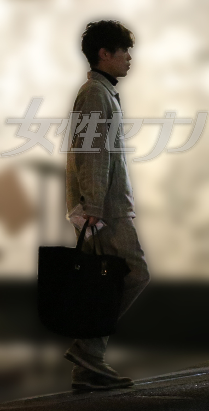 店をあとにする原（2026年1月）