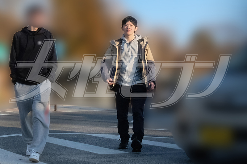 颯爽と歩かれる悠仁さま（2026年1月）