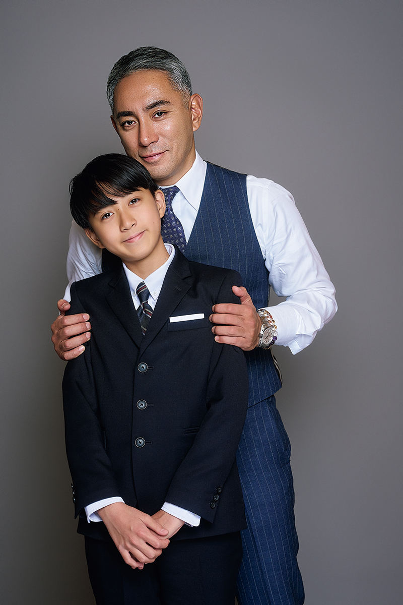 市川團十郎、市川新之助（撮影／中村和孝）