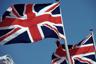 英国美容医療で合併症対応の手順書に警告、専門性と安全性の問題が表面化　非医師施術が行われて…